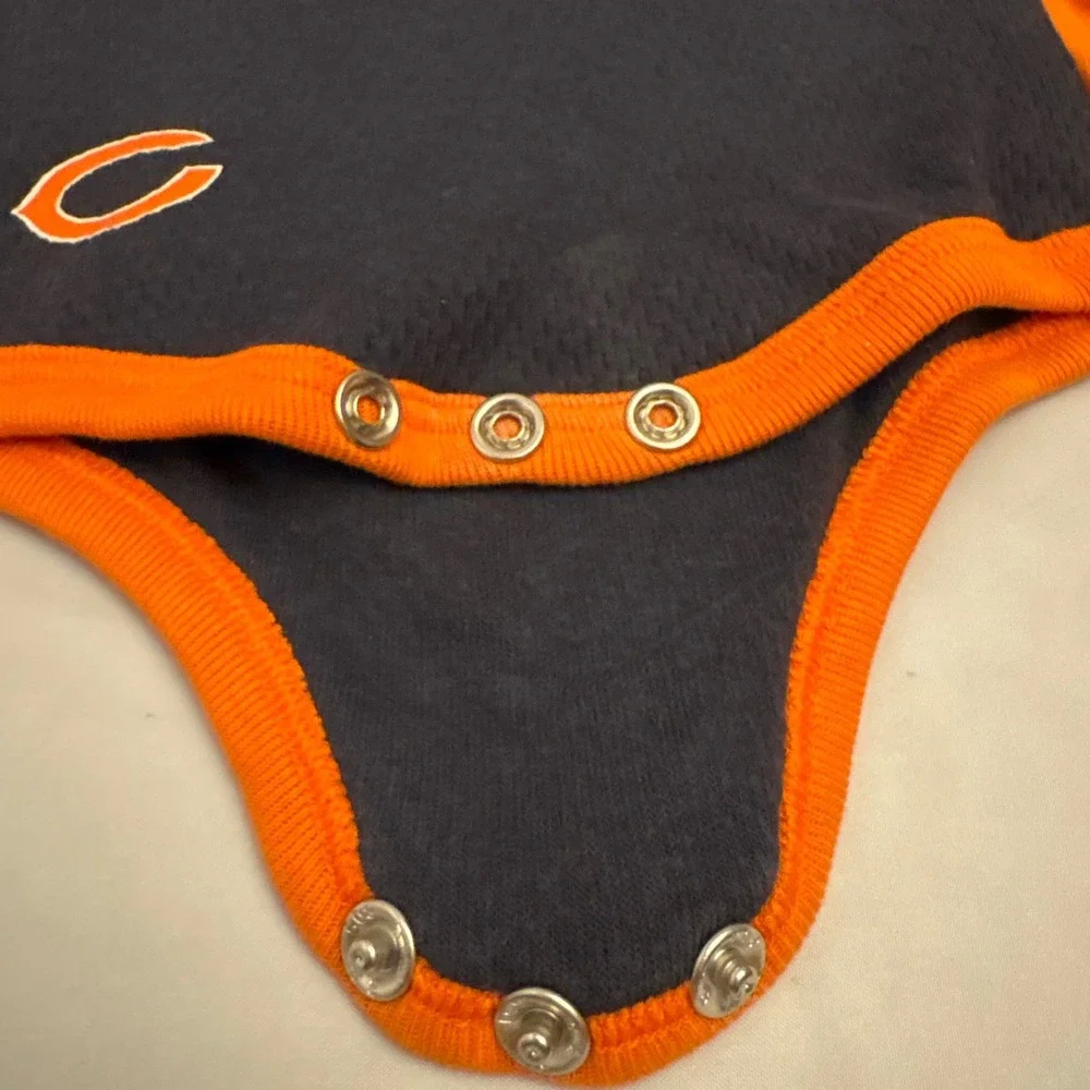Chicago Bears Baby One Piece Bodysuit Set NFL Orange Black Size 3-6 Months‎
